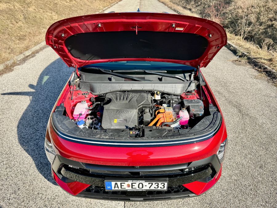 A katonatiszt – Hyundai Kona 1.6 GDi Hibrid - Autó & Motor - MOBILITY - 2024 Hyundai Kona 1.6 GDi Hibrid teszt, Hyundai Kona hybrid teszt, Hyundai Kona teszt, 