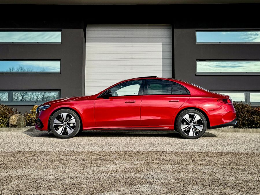 A legfontosabb bástyák és a kapcsolódó elvárások – Mercedes-Benz E220 d 4Matic limuzin - Autó & Motor - MOBILITY - e220 mercedes, e220 mercedes 2023, mercedes benz, mercedes e200 d 4Matic limuzin teszt, mercedes e220 dízel limuzin teszt, 