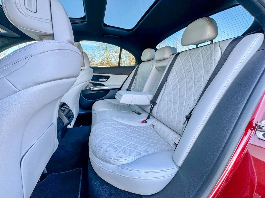 A legfontosabb bástyák és a kapcsolódó elvárások – Mercedes-Benz E220 d 4Matic limuzin - Autó & Motor - MOBILITY - e220 mercedes, e220 mercedes 2023, mercedes benz, mercedes e200 d 4Matic limuzin teszt, mercedes e220 dízel limuzin teszt, 