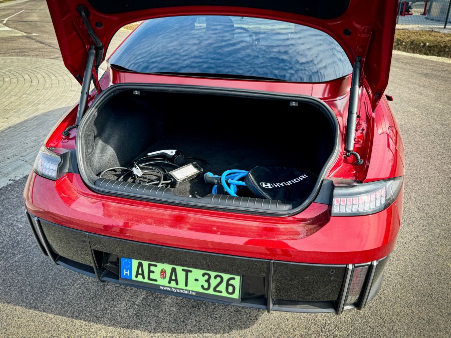 Újrapixelezve – Hyundai Ioniq 6 Executive Edition - Autó & Motor - MOBILITY - Hundai Ioniq 6 Executive teszt, hundai ioniq 6 teszt, hyundai ioniq 6, ioniq 6, ioniq 6 teszt, 