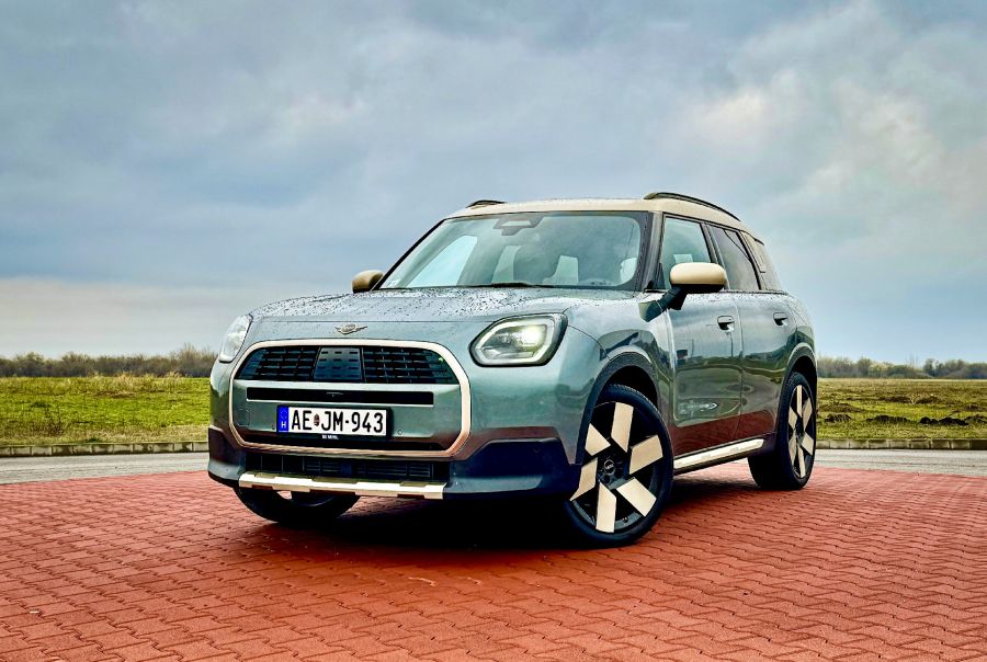 Magasan, boldogan, megújultan – Mini Countryman C Favoured Trim - Autó & Motor - MOBILITY - 2024 Countryman, 2024 mini countryman teszt, countryman 2024, countryman teszt, Mini Countryman benzin teszt, Mini Countryman C Favoured Trim teszt, 