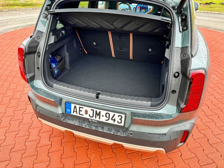 Magasan, boldogan, megújultan – Mini Countryman C Favoured Trim - Autó & Motor - MOBILITY - 2024 Countryman, 2024 mini countryman teszt, countryman 2024, countryman teszt, Mini Countryman benzin teszt, Mini Countryman C Favoured Trim teszt, 