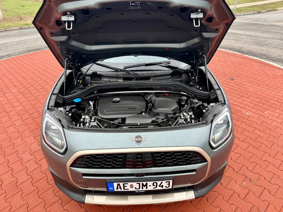 Magasan, boldogan, megújultan – Mini Countryman C Favoured Trim - Autó & Motor - MOBILITY - 2024 Countryman, 2024 mini countryman teszt, countryman 2024, countryman teszt, Mini Countryman benzin teszt, Mini Countryman C Favoured Trim teszt, 