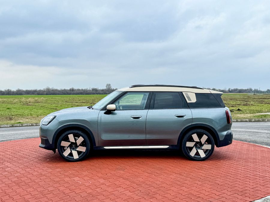 Magasan, boldogan, megújultan – Mini Countryman C Favoured Trim - Autó & Motor - MOBILITY - 2024 Countryman, 2024 mini countryman teszt, countryman 2024, countryman teszt, Mini Countryman benzin teszt, Mini Countryman C Favoured Trim teszt, 