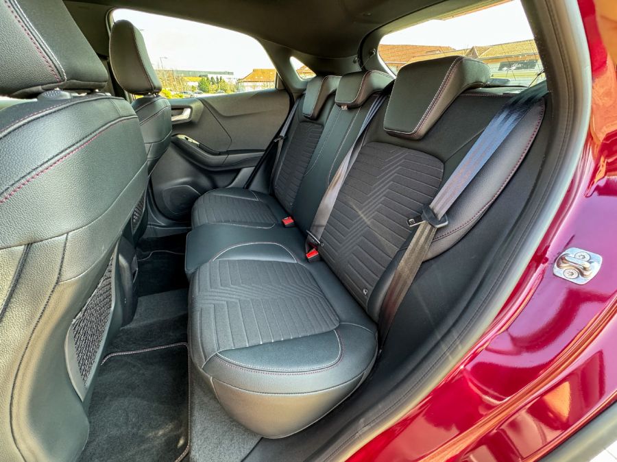 Fordulatosan - Ford Puma Vivid Ruby Edition - Autó & Motor - MOBILITY - 2023 Ford Puma Vivid Ruby teszt, Ford Puma teszt, Ford Puma Vivid Ruby teszt, Puma Ford, Vivid Ruby Puma,