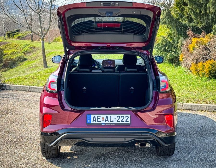 Fordulatosan - Ford Puma Vivid Ruby Edition - Autó & Motor - MOBILITY - 2023 Ford Puma Vivid Ruby teszt, Ford Puma teszt, Ford Puma Vivid Ruby teszt, Puma Ford, Vivid Ruby Puma,