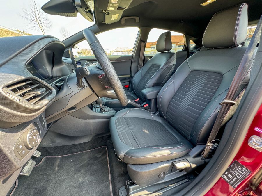 Fordulatosan - Ford Puma Vivid Ruby Edition - Autó & Motor - MOBILITY - 2023 Ford Puma Vivid Ruby teszt, Ford Puma teszt, Ford Puma Vivid Ruby teszt, Puma Ford, Vivid Ruby Puma,