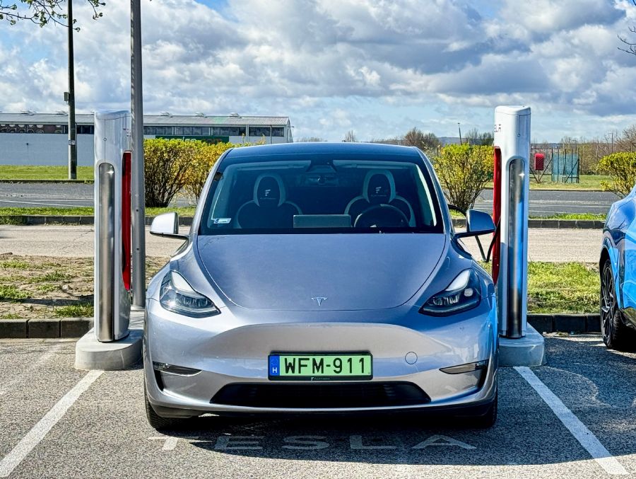 Az adatok és a valóság – Ford Mustang Mach-E GT és a Tesla Y Preformance - Autó & Motor - MOBILITY - Ford Mustang Mach E Gt, Ford Mustang Mach-E GT Tesla Y performance teszt, Mustang Mach-E GT összehasonlítás Tesla Y Performance, Mustang Mach-E GT teszt, Mustang Mach-e vs. Tesla Y teszt, Tesla Y performance, Tesla Y Performance teszt, 