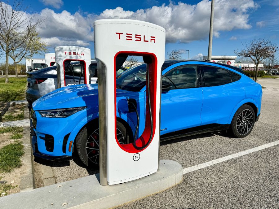 Az adatok és a valóság – Ford Mustang Mach-E GT és a Tesla Y Preformance - Autó & Motor - MOBILITY - Ford Mustang Mach E Gt, Ford Mustang Mach-E GT Tesla Y performance teszt, Mustang Mach-E GT összehasonlítás Tesla Y Performance, Mustang Mach-E GT teszt, Mustang Mach-e vs. Tesla Y teszt, Tesla Y performance, Tesla Y Performance teszt, 