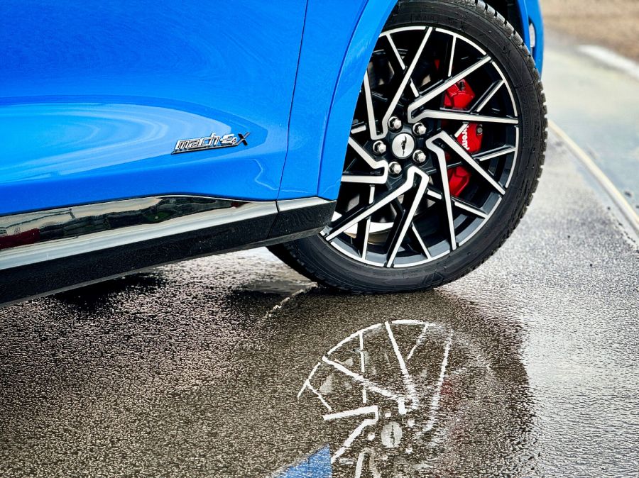 Az adatok és a valóság – Ford Mustang Mach-E GT és a Tesla Y Preformance - Autó & Motor - MOBILITY - Ford Mustang Mach E Gt, Ford Mustang Mach-E GT Tesla Y performance teszt, Mustang Mach-E GT összehasonlítás Tesla Y Performance, Mustang Mach-E GT teszt, Mustang Mach-e vs. Tesla Y teszt, Tesla Y performance, Tesla Y Performance teszt, 