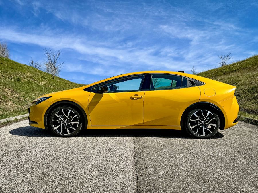 Minek nevezzelek? – Toyota Prius Plug-in Hybrid Executive - Autó & Motor - MOBILITY - 2023 Toyota Prius PHEV teszt, prius 2023, prius 2024, prius 5, prius plug in, Toyota Prius Plug-in Hybrid Executive teszt, Toyota Prius teszt,