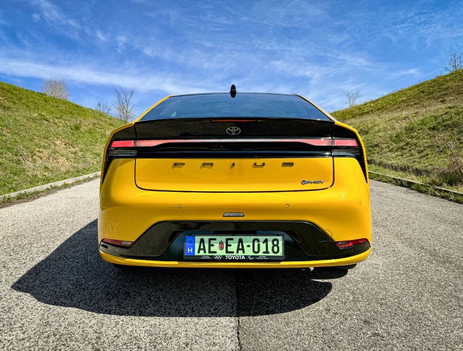 Minek nevezzelek? – Toyota Prius Plug-in Hybrid Executive - Autó & Motor - MOBILITY - 2023 Toyota Prius PHEV teszt, prius 2023, prius 2024, prius 5, prius plug in, Toyota Prius Plug-in Hybrid Executive teszt, Toyota Prius teszt,