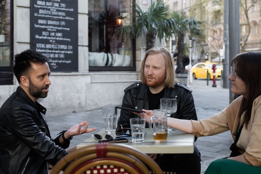 PREMIER! A minőség mértékegysége az őszinteség - nálunk mutatja be első szólódalát Bodor Áron - Interjúk -  - Bodor Áron, csendesebbik részem, Dobosi Gergő, Esti Kornél, Festy anita, festy in style, interjú, klippremier, rohonczi anita, zeneipar,