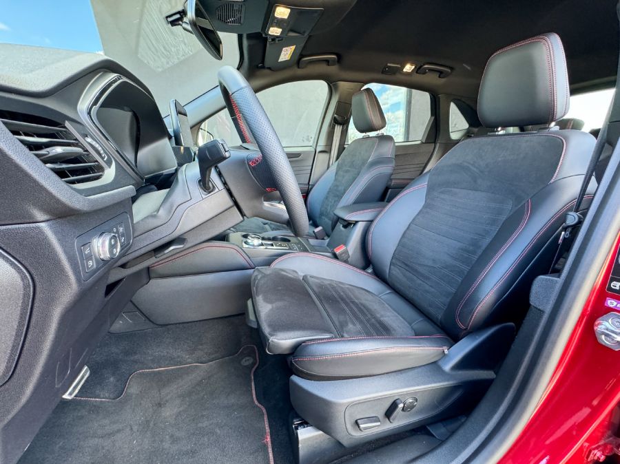 Attól, hogy nem fiatal, még ne írjuk le – Ford Kuga 2.5l Plug-In Hybrid AT FWD - Autó & Motor - MOBILITY - 2023 Kuga, Ford Kuga PHEV teszt, Ford Kuga plug-in hybrid teszt, Kuga ford,