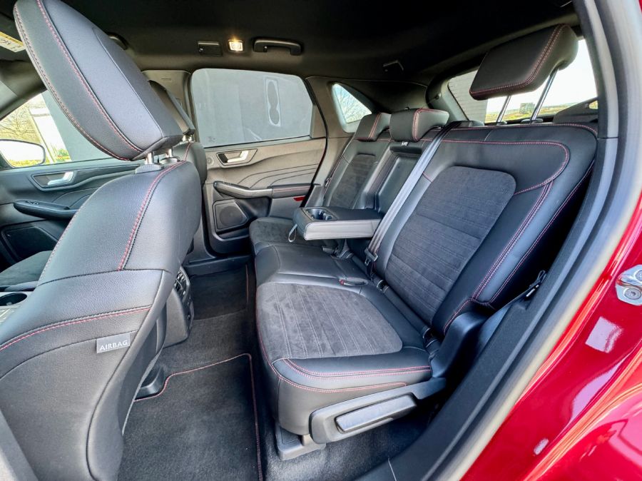 Attól, hogy nem fiatal, még ne írjuk le – Ford Kuga 2.5l Plug-In Hybrid AT FWD - Autó & Motor - MOBILITY - 2023 Kuga, Ford Kuga PHEV teszt, Ford Kuga plug-in hybrid teszt, Kuga ford,