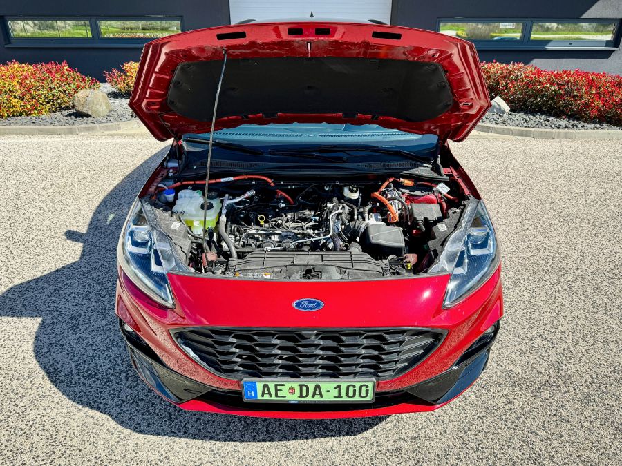 Attól, hogy nem fiatal, még ne írjuk le – Ford Kuga 2.5l Plug-In Hybrid AT FWD - Autó & Motor - MOBILITY - 2023 Kuga, Ford Kuga PHEV teszt, Ford Kuga plug-in hybrid teszt, Kuga ford,