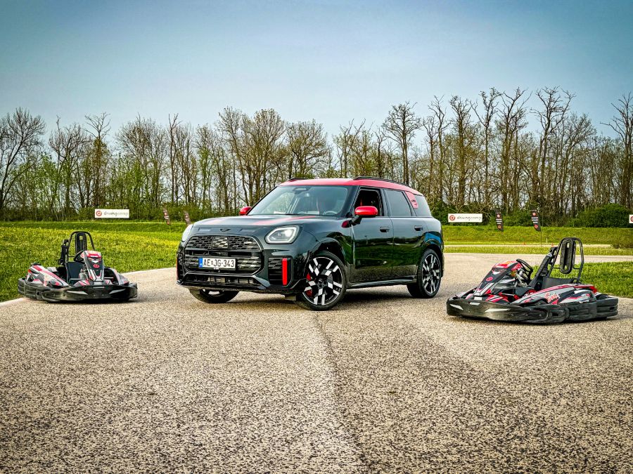 Startvonalon – Mini Countryman John Cooper Works All4 - Autó & Motor - MOBILITY - 2024 JCW Countryman teszt, 2024 Mini countryman JCW teszt, 2024 mini countryman John Cooper Works All4 teszt, Countryman JCW teszt, Mini Countryman teszt, 