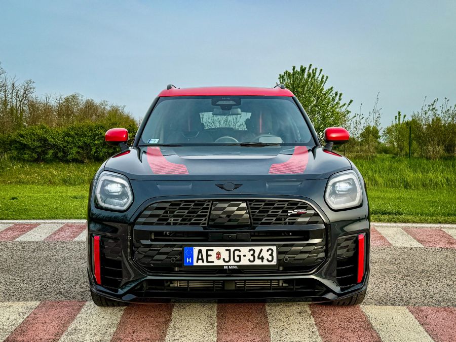 Startvonalon – Mini Countryman John Cooper Works All4 - Autó & Motor - MOBILITY - 2024 JCW Countryman teszt, 2024 Mini countryman JCW teszt, 2024 mini countryman John Cooper Works All4 teszt, Countryman JCW teszt, Mini Countryman teszt, 