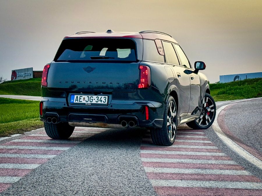 Startvonalon – Mini Countryman John Cooper Works All4 - Autó & Motor - MOBILITY - 2024 JCW Countryman teszt, 2024 Mini countryman JCW teszt, 2024 mini countryman John Cooper Works All4 teszt, Countryman JCW teszt, Mini Countryman teszt, 