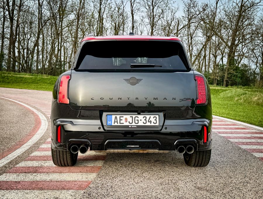 Startvonalon – Mini Countryman John Cooper Works All4 - Autó & Motor - MOBILITY - 2024 JCW Countryman teszt, 2024 Mini countryman JCW teszt, 2024 mini countryman John Cooper Works All4 teszt, Countryman JCW teszt, Mini Countryman teszt, 