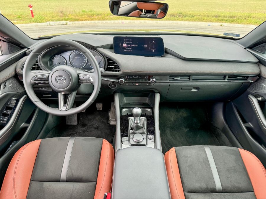 A régi igenis lehet új – Mazda 3 Nagisa - Autó & Motor - MOBILITY - 2024 Mazda 3 Nagisa, mazda 3, Mazda 3 teszt, 