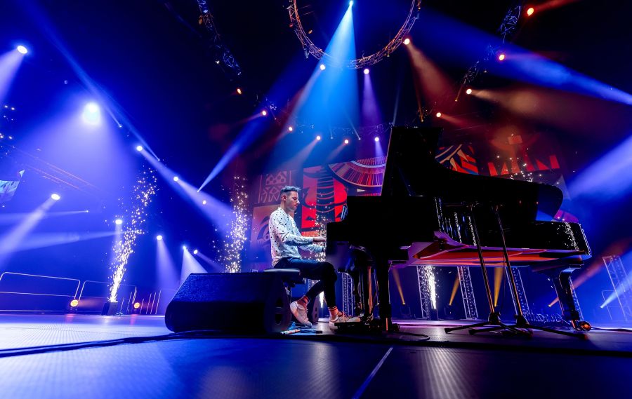 A világsztár magyar zongorazseni újra az MVM Dome-ban - Kikapcsoló -  - mvm dome, péter bence,