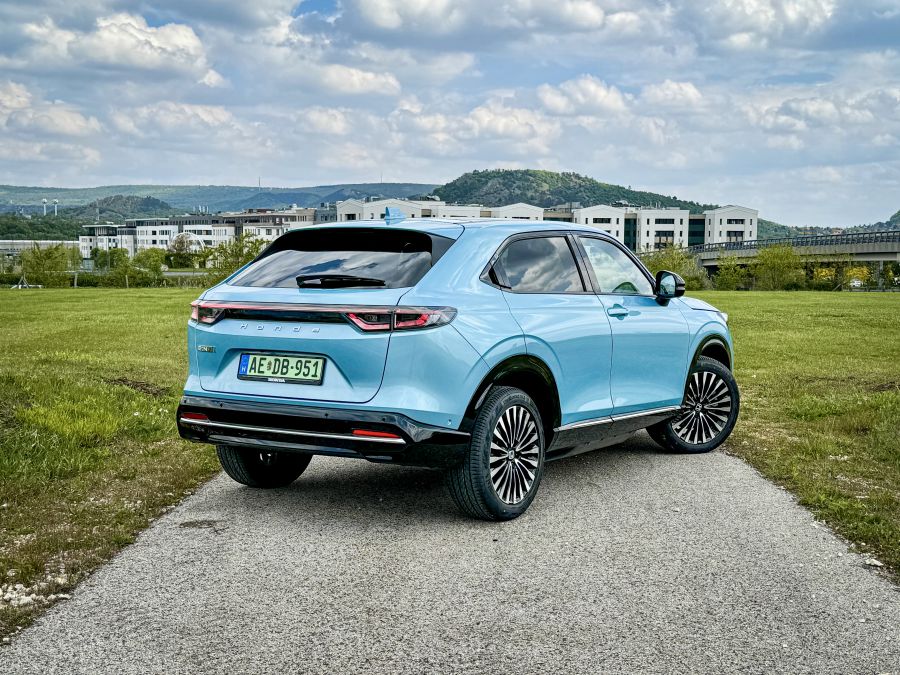 Kisbetű, nagybetű, szám és speciális karakter – Honda e:Ny1 - Autó & Motor - MOBILITY - e%3ANy1 teszt, Honda e%3ANy1 teszt, Honda elektromos teszt, 