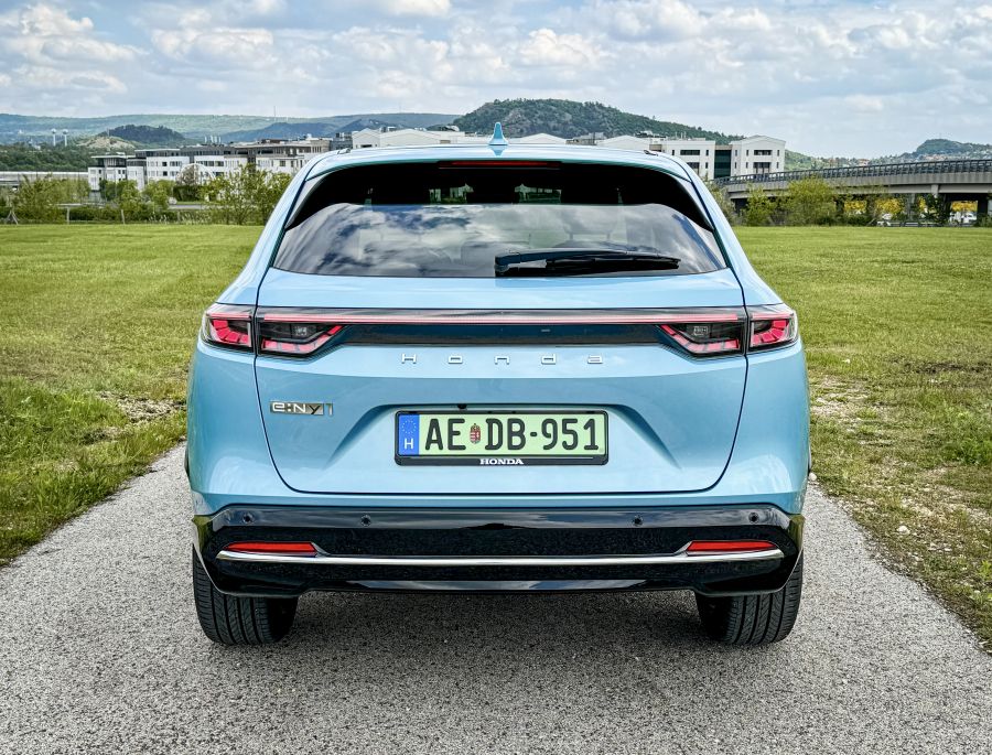 Kisbetű, nagybetű, szám és speciális karakter – Honda e:Ny1 - Autó & Motor - MOBILITY - e%3ANy1 teszt, Honda e%3ANy1 teszt, Honda elektromos teszt, 