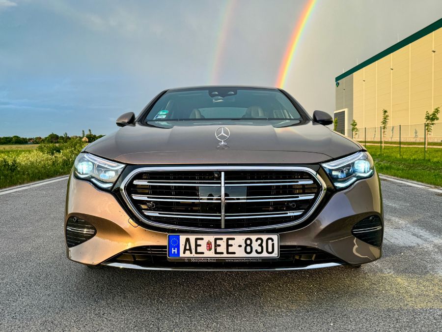 Álló csillag az autógyártásban – Mercedes-Benz E 220 D Exclusive - MOBILITY -  - 2024 Mercedes E  220d teszt, Mercedes E 220d  Exclusive teszt, Mercedes-Benz E osztály limuzin teszt, 