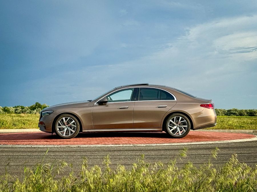 Álló csillag az autógyártásban – Mercedes-Benz E 220 D Exclusive - MOBILITY -  - 2024 Mercedes E  220d teszt, Mercedes E 220d  Exclusive teszt, Mercedes-Benz E osztály limuzin teszt, 