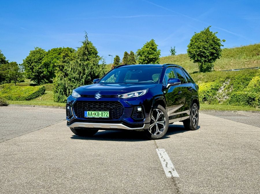 Az érett gyümölcs a legízletesebb – Sukuki Across 2,5l PHEV E-4WD - Autó & Motor - MOBILITY - Suzuki Across PHEV teszt, Suzuki Across plug-in hybrid teszt, Suzuki Across teszt, 