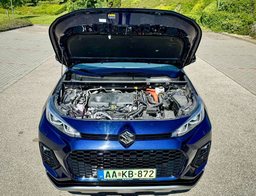 Az érett gyümölcs a legízletesebb – Sukuki Across 2,5l PHEV E-4WD - Autó & Motor - MOBILITY - Suzuki Across PHEV teszt, Suzuki Across plug-in hybrid teszt, Suzuki Across teszt, 