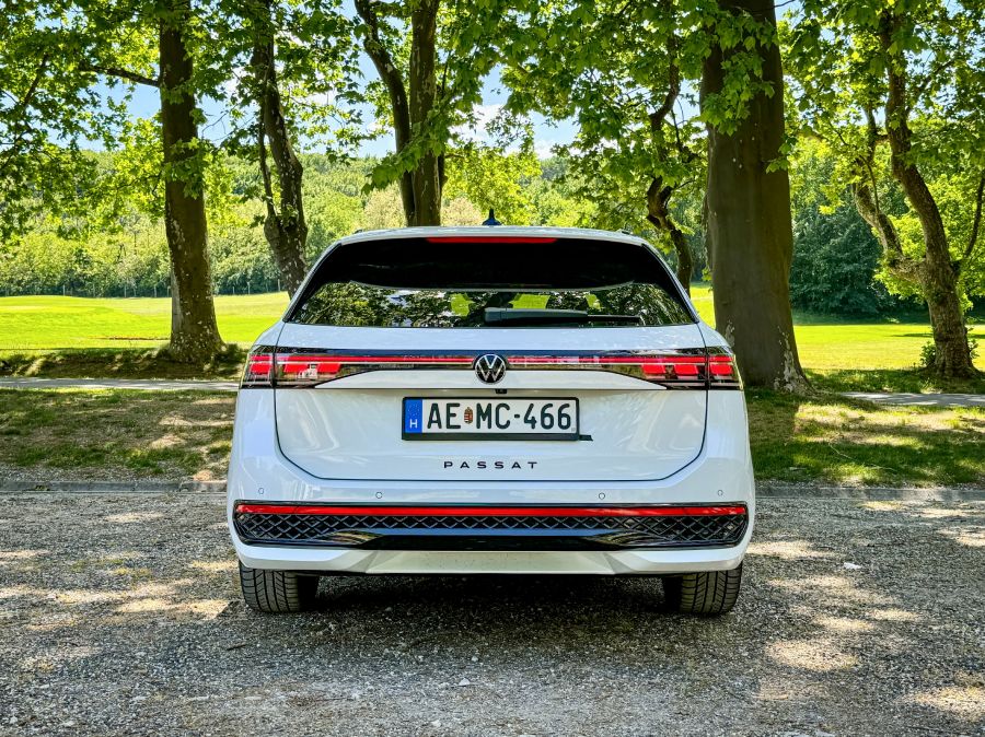Csak a kombi - Volkswagen Passat 2.0 Tdi R-Line - Autó & Motor - MOBILITY - 2024 VW Passat 2.0 Tdi R-Line teszt, passat, passat b4, passat b9, VW passat, VW passat teszt,