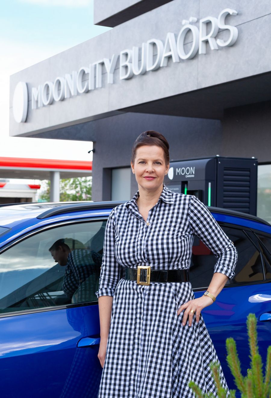 Vonzanak minket a színes autók, mégis a szürkét választjuk – Interjú - STYLELIFE - MOBILITY - Audi, audi márkaigazgató, interjú, nők az autóiparban, Zakariás Fruzsina, 