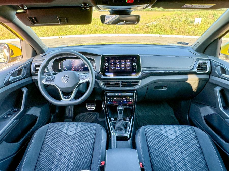 Fiatalos városi vagány – VW T-Cross R-Line 1.5 TSi DSG - Autó & Motor - MOBILITY - t cross r line teszt, vw t cross teszt, VW T-cross R Line 1.5 TSI teszt, VW tcross teszt, 