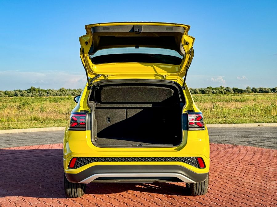 Fiatalos városi vagány – VW T-Cross R-Line 1.5 TSi DSG - Autó & Motor - MOBILITY - t cross r line teszt, vw t cross teszt, VW T-cross R Line 1.5 TSI teszt, VW tcross teszt, 