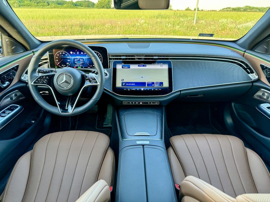 Az egyetlen Mercedes, amelyik piszkosan is menő - Mercedes-Benz E300de 4Matic All-Terrain - Autó & Motor - MOBILITY - 2024 mercedes e All terrain teszt, 2024 mercedes-benz e300de All-terrain teszt, e300 mercedes 2024, e300de, e300de kombi, e300de mercedes, e300de mercedes teszt, 