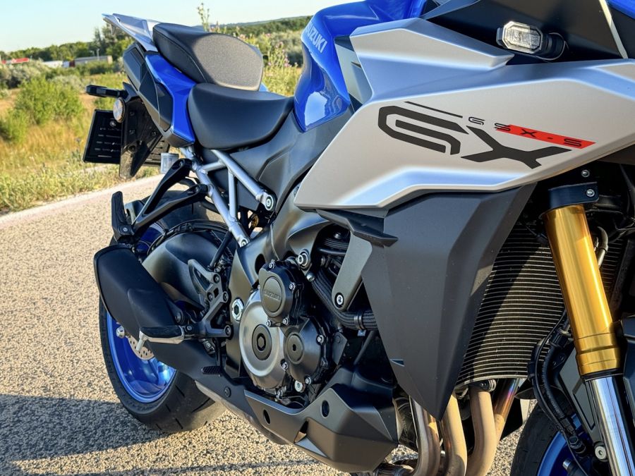 Talán a legjobb Suzuki motor – Suzuki GSX-S1000GX - Autó & Motor - MOBILITY - gsx-s1000s, Suzuki GSX-S1000GX teszt, 
