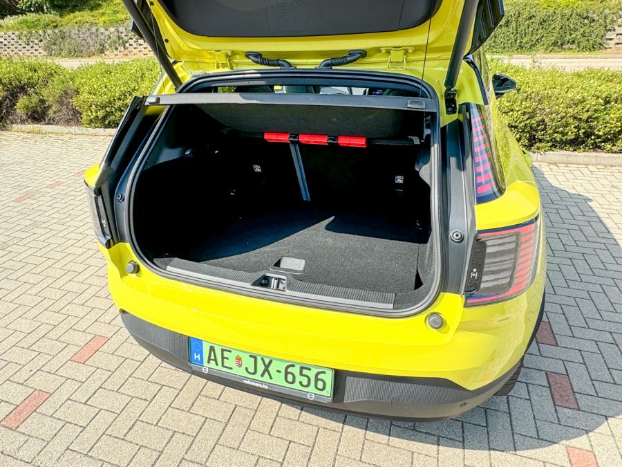 Identitás válság – Volvo EX30 Single Motor Extended Range Ultra - Autó & Motor - MOBILITY - volvo ex30, Volvo EX30 single motor extended range Ultra teszt, Volvo Ex30 teszt, 