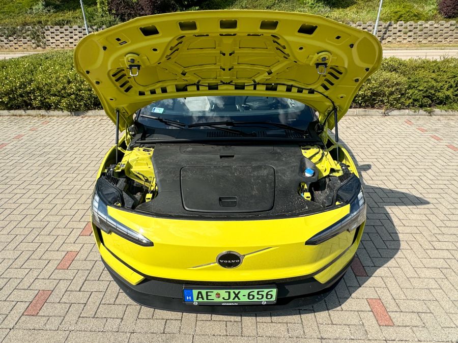 Identitás válság – Volvo EX30 Single Motor Extended Range Ultra - Autó & Motor - MOBILITY - volvo ex30, Volvo EX30 single motor extended range Ultra teszt, Volvo Ex30 teszt, 