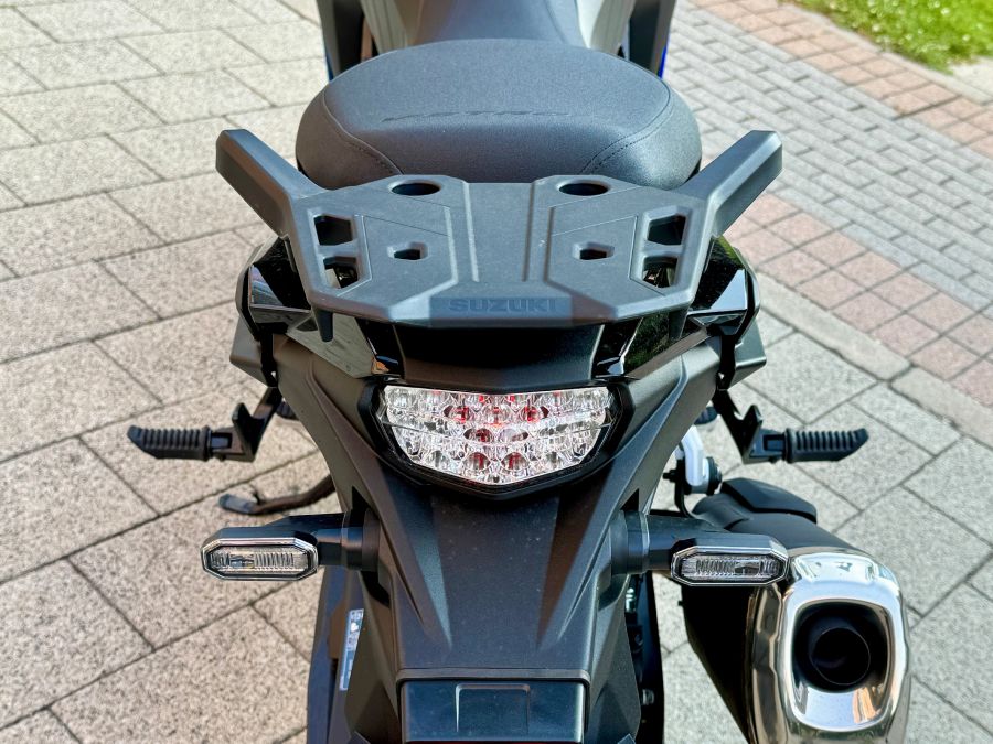 Megoldás, ha nem vagy elég magas – Suzuki V-Strom 800 - Autó & Motor - MOBILITY - 2024 suzuki v-strom 800 teszt, v-strom 800, v-strom 800 teszt,