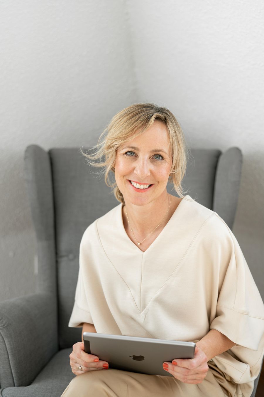 Kávézzunk együtt  - Egy női karrier és a belső hit ereje - STYLELIFE - Interjúk - Fűri Brigitta, indra, interjú Kovács Ágnessel, karrier tanácsadás, Kovács Ágnes, Női karrier, 