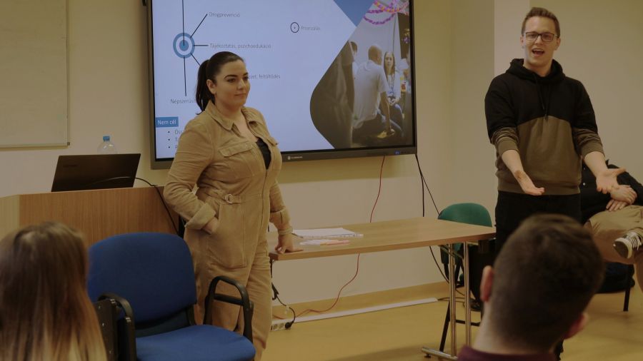 Fesztivál-pszichológia – Mentális biztonság a Sziget fesztivál területén - ÉN -  - helperek, pszichológia, pszichológus, pszichológus helperek, sziget, sziget 2024, sziget fesztivál, sziget helperek, 