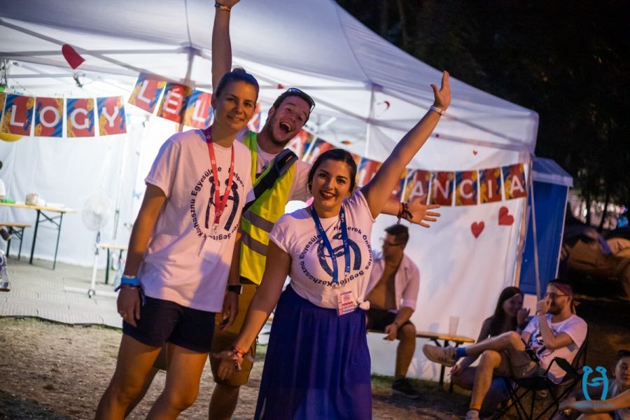 Fesztivál-pszichológia – Mentális biztonság a Sziget fesztivál területén - ÉN -  - helperek, pszichológia, pszichológus, pszichológus helperek, sziget, sziget 2024, sziget fesztivál, sziget helperek, 