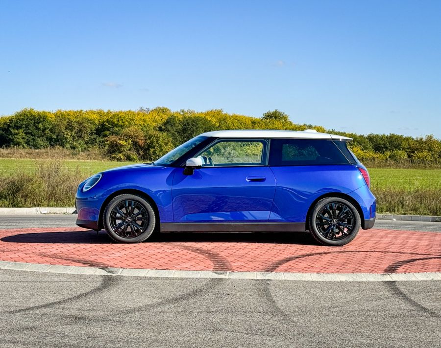 Az elektromos kicsi – Mini Cooper SE - Autó & Motor - MOBILITY - 2024 Mini Cooper SE teszt, 2024 Mini elektromos, Mini Cooper elektromos teszt, Mini Cooper SE teszt,