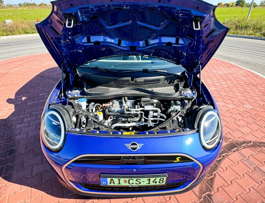 Az elektromos kicsi – Mini Cooper SE - Autó & Motor - MOBILITY - 2024 Mini Cooper SE teszt, 2024 Mini elektromos, Mini Cooper elektromos teszt, Mini Cooper SE teszt,