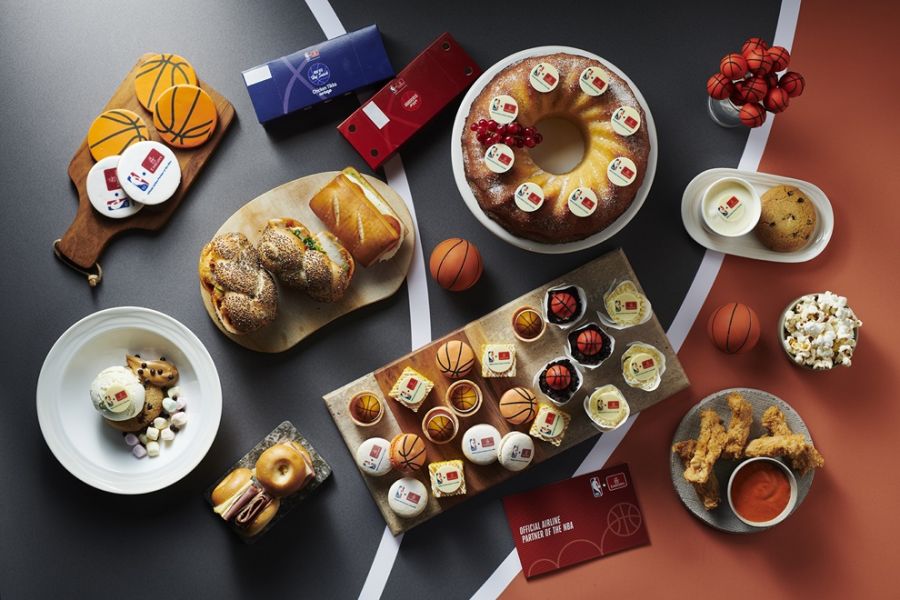 Az Emirates különleges, NBA-tematikájú óriásgépe vitte New Yorkba a kosárlabda-bajnokság trófeáját - STYLELIFE -  - Emirates, kosárlabda-bajnokság, las vegas, NBA Kupa, 