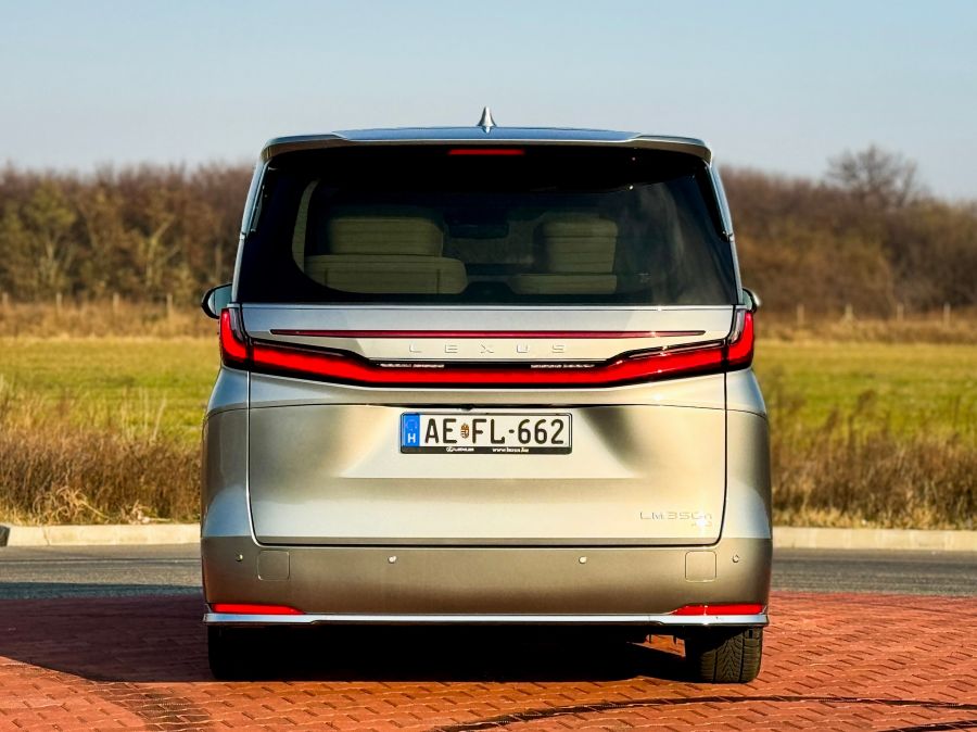 Business class vagy private jet négykeréken? Bemutatkozik a Lexus LM 350h AWD Supreme - Autó & Motor - MOBILITY - lexus, lexus lm, lexus lm 350h, lexus teszt, lexuslm, lexuslm teszt, lexuslm350h, lexuslm350hawd, luxus busz, private jet, 