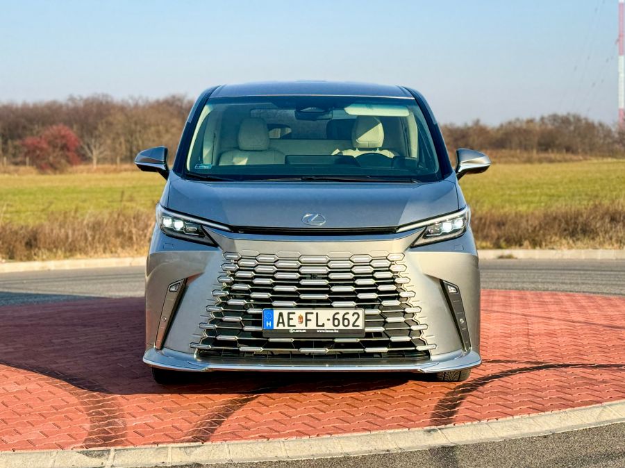 Business class vagy private jet négykeréken? Bemutatkozik a Lexus LM 350h AWD Supreme - Autó & Motor - MOBILITY - lexus, lexus lm, lexus lm 350h, lexus teszt, lexuslm, lexuslm teszt, lexuslm350h, lexuslm350hawd, luxus busz, private jet, 