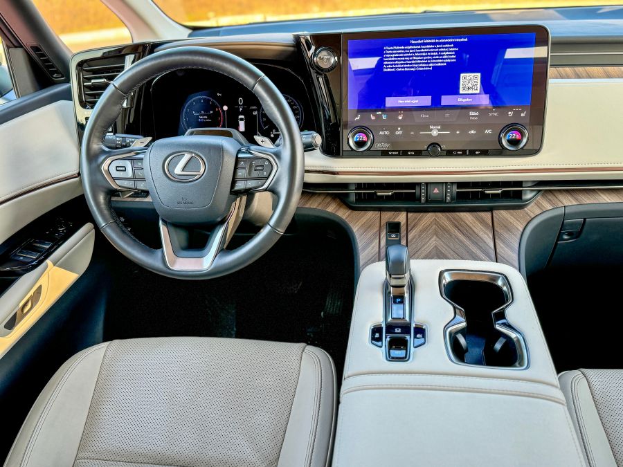 Business class vagy private jet négykeréken? Bemutatkozik a Lexus LM 350h AWD Supreme - Autó & Motor - MOBILITY - lexus, lexus lm, lexus lm 350h, lexus teszt, lexuslm, lexuslm teszt, lexuslm350h, lexuslm350hawd, luxus busz, private jet, 